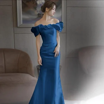 CERMAE, атласное рокля за абитуриентски бал с деколте 