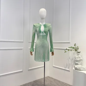 Най-новото 2023 висококачествено пролетно-лятно луксозно светло зелено бельо секси мини рокля дантела с деколте до талията и дълъг ръкав високо качество 2023