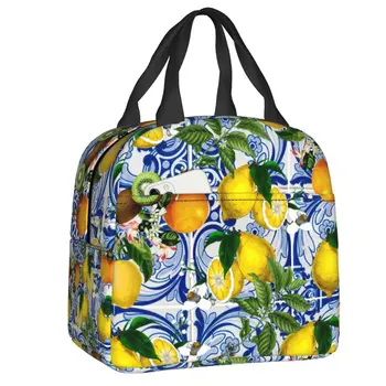 Средиземноморски лимон на сини керамични плочки, изолирано чанта за обяд, фланец годишният термохолодильник за цитрусови плодове, плажна чанта за обяд